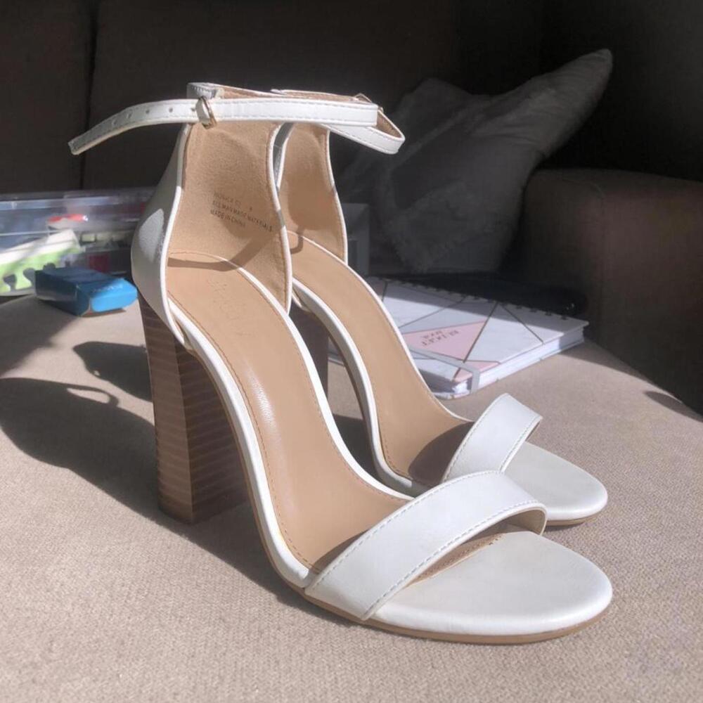 White heels🤍